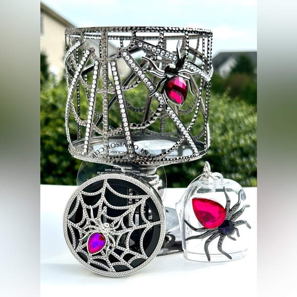 SOLD‼️ Bath & Body Works Halloween Set - Picture 1 of 4